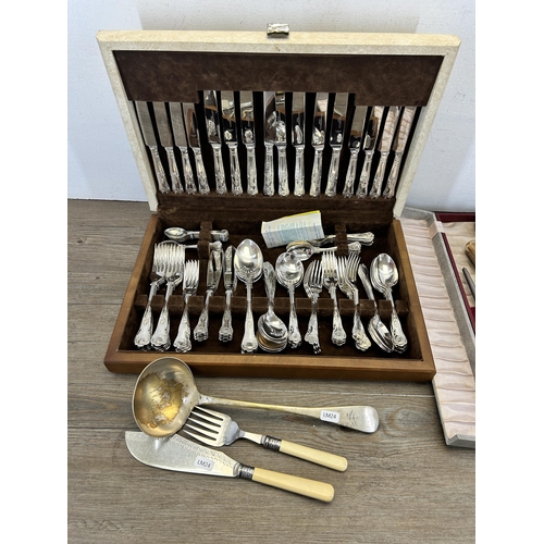 354 - A collection of cutlery to include Slaok & Barlow of Sheffield canteen of silver plated cutlery, cas... 