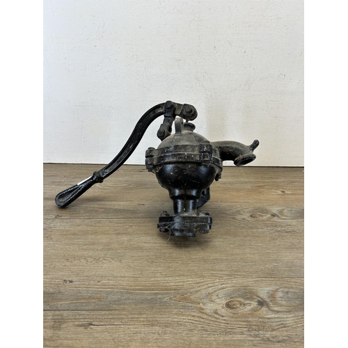 375 - A 19th century Joseph Evans Lion cast iron water pump - approx. 38cm high x 43cm wide