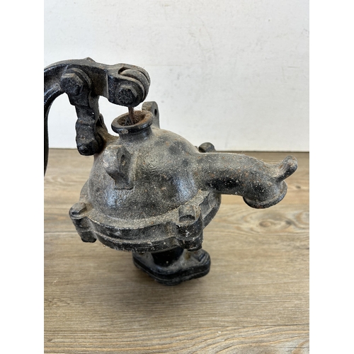 375 - A 19th century Joseph Evans Lion cast iron water pump - approx. 38cm high x 43cm wide