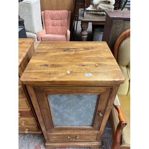 88 - A Willis & Gambier solid oak stereo cabinet