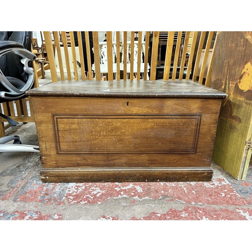 144 - A Victorian pitch pine blanket box