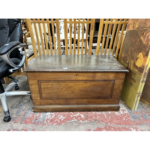 144 - A Victorian pitch pine blanket box