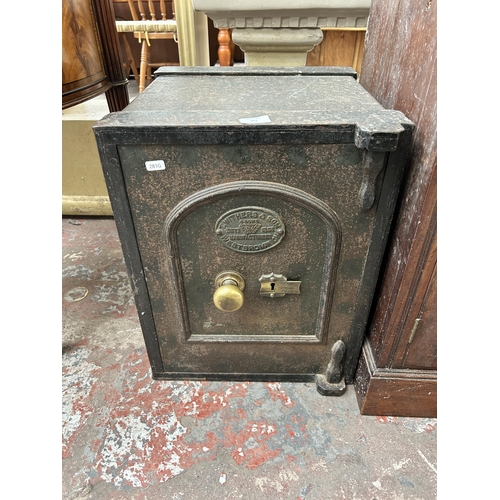 161 - A T. Withers & Son West Bromwich cast iron safe - approx. 51cm high x 40cm wide x 43cm deep