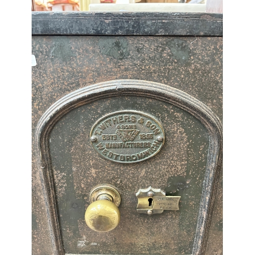 161 - A T. Withers & Son West Bromwich cast iron safe - approx. 51cm high x 40cm wide x 43cm deep