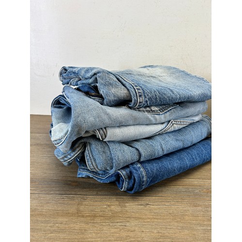 433 - Nine pairs of vintage Levi Strauss & Co. jeans to include 550, 540, 570 etc.