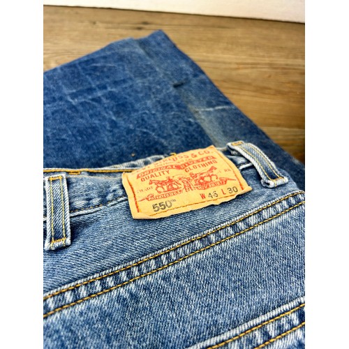 433 - Nine pairs of vintage Levi Strauss & Co. jeans to include 550, 540, 570 etc.