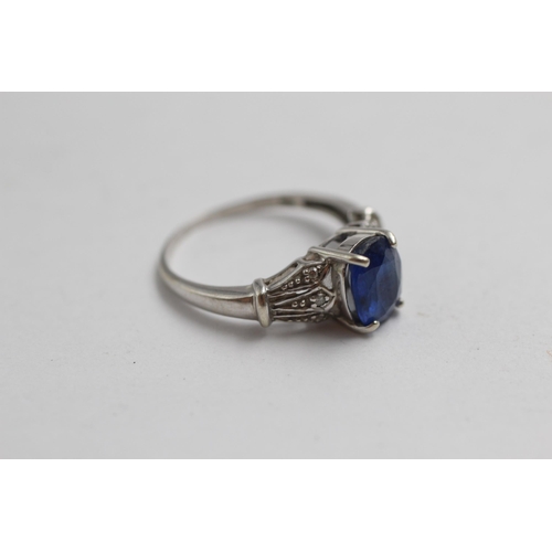 2019 - A 9ct white gold diamond and kyanite ornate shoulder ring - approx. gross weight 2.4g