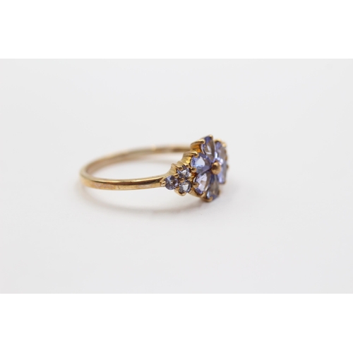 2027 - A 9ct gold tanzanite floral cluster ring - approx. gross weight 2.1g