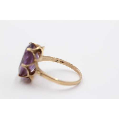 2043 - A 9ct gold amethyst cocktail ring - approx. gross weight 4.9g