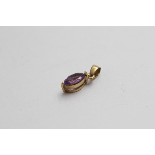 2078 - Three 9ct gold gemstone pendants, two amethyst and one tanzanite - approx. gross weight 2.8g