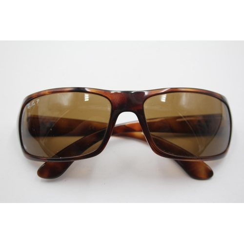 2386 - A pair of Ray-Ban brown tortoiseshell sunglasses with polarized lenses