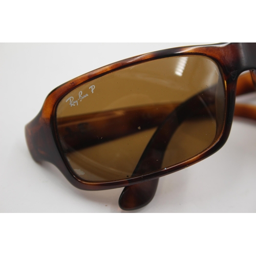 2386 - A pair of Ray-Ban brown tortoiseshell sunglasses with polarized lenses