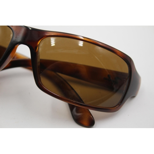 2386 - A pair of Ray-Ban brown tortoiseshell sunglasses with polarized lenses