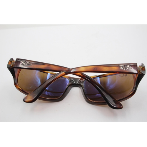 2386 - A pair of Ray-Ban brown tortoiseshell sunglasses with polarized lenses