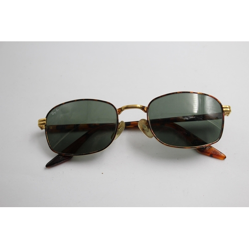 2391 - Two pairs of Ray-Ban sunglasses