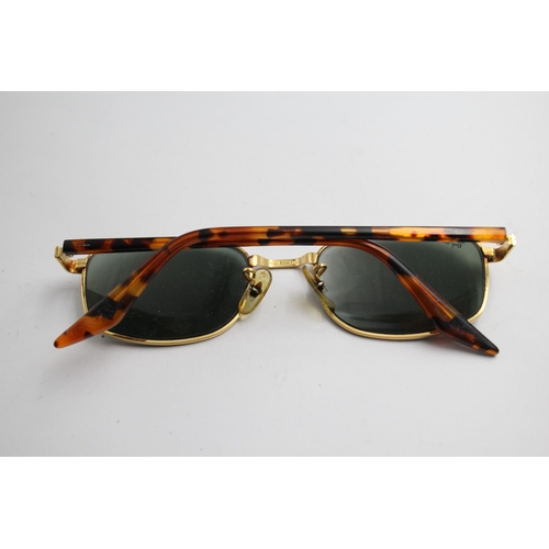 2391 - Two pairs of Ray-Ban sunglasses