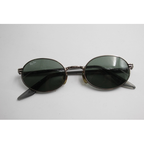 2391 - Two pairs of Ray-Ban sunglasses