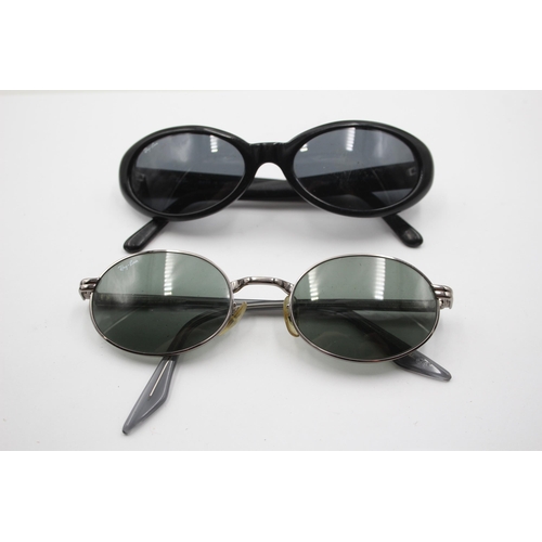 2392 - Two pairs of Ray-Ban sunglasses