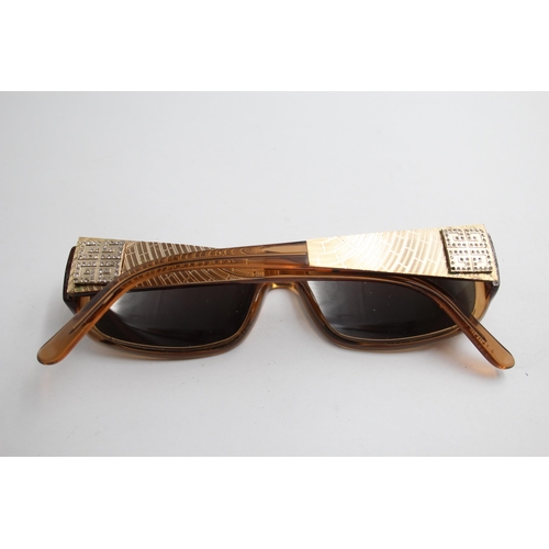 2393 - A pair of Givenchy women's sunglasses