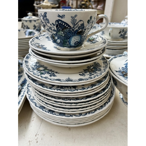 274 - Approx. 152 pieces of Mason's Fruit Basket Ironstone pottery