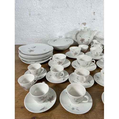 309 - A collection of Royal Doulton Tumbling Leaves dinnerware