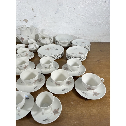 309 - A collection of Royal Doulton Tumbling Leaves dinnerware