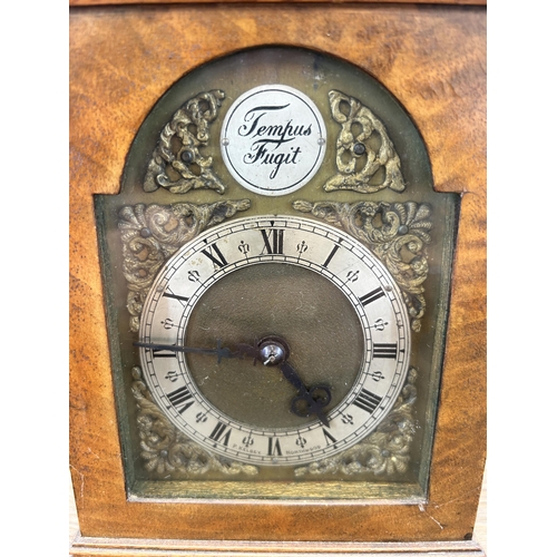 431 - A mid/late 20th century P. Kelsey Northwood walnut cased mantel clock with brass face, Buren Swiss m... 