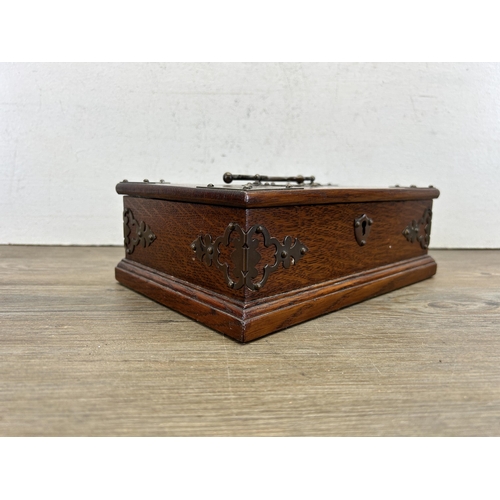 433 - An early 20th century oak and copper cigar box - approx. 9cm high x 24cm wide x 16cm deep