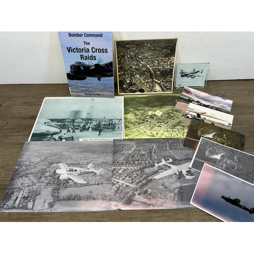 461 - A collection of aircraft ephemera to include photographs, Royal Air Force Museum trinket dish etc.