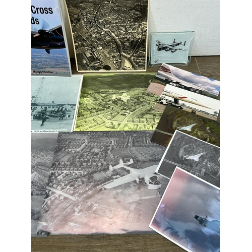 461 - A collection of aircraft ephemera to include photographs, Royal Air Force Museum trinket dish etc.