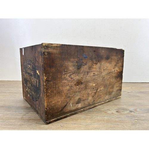 466 - A vintage The Southern Oil Company Limited Snowdrift pine advertising crate with paper label - appro... 