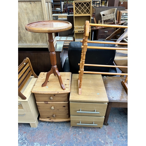 162 - Fifteen pieces of house clearance furniture to include oak rectangular side table, pine towel rail, ... 