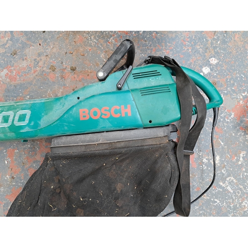 806 - A Bosch AVS1000 240v leaf blower