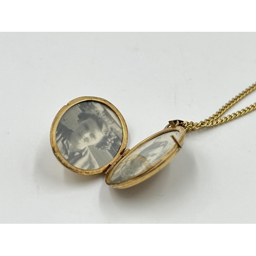 2158 - A hallmarked 9ct gold photo locket pendant necklace - approx. gross weight 5.9g