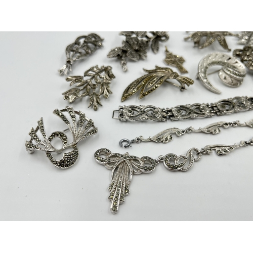 2177 - A collection of vintage marcasite jewellery