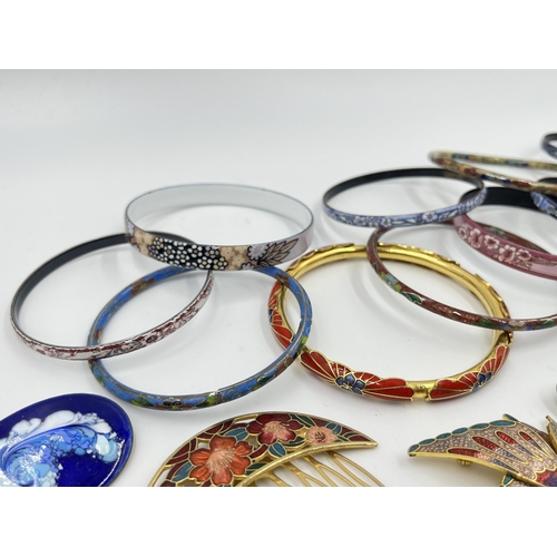 2184 - A collection of vintage enamel jewellery