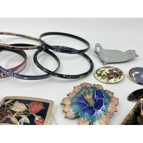 2184 - A collection of vintage enamel jewellery