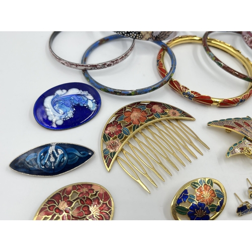 2184 - A collection of vintage enamel jewellery