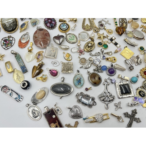 2225 - A collection of pendants