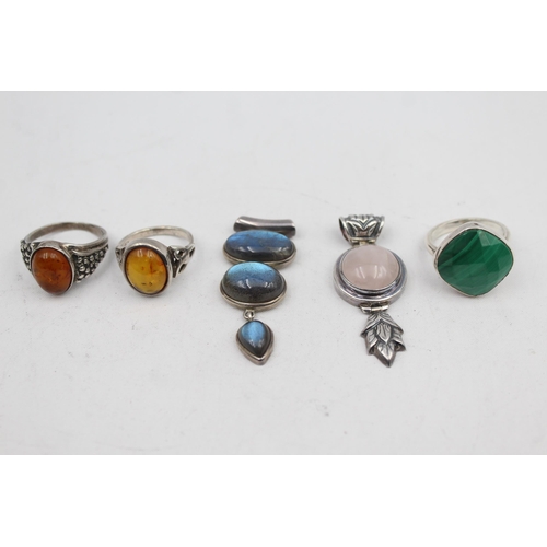 2207 - Five pieces of .925 silver jewellery, three gemstone rings and two pendants - approx. gross weight 4... 