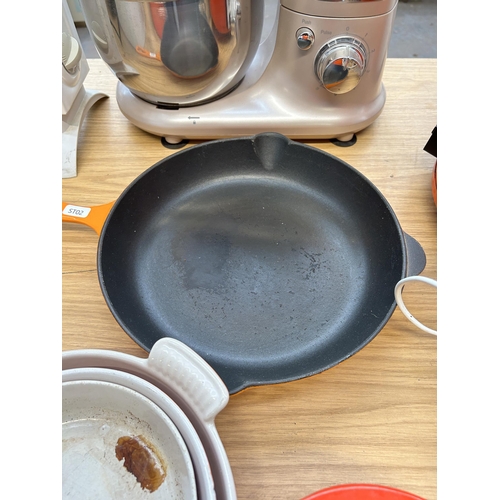 649 - Five items of Le Creuset cookware to include lidded saucepan, 2 circular gratin dishes, frying pan e... 