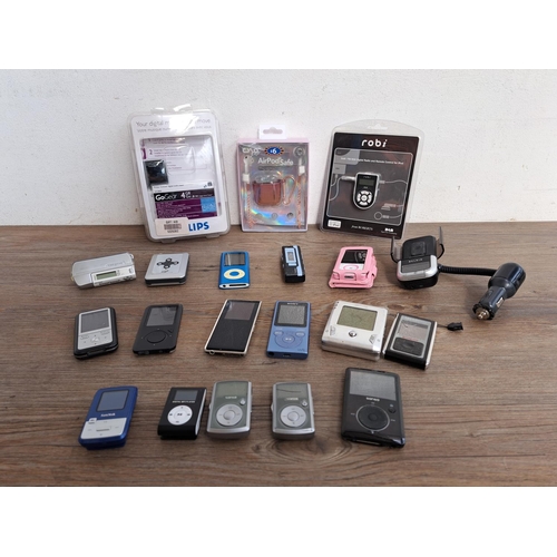 520 - A collection of MP3 and digital media players to include Sony, Samsung, Hitachi etc.