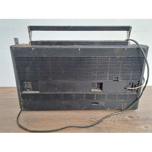 521 - A Grundig Satellit 2000 four-band portable radio