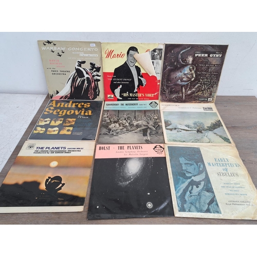 559 - A collection of LP vinyl records to include Segovia, Holst, Grieg, Sibelius, Gershwin, Flemenco etc.