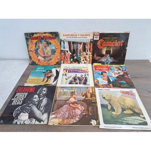 559 - A collection of LP vinyl records to include Segovia, Holst, Grieg, Sibelius, Gershwin, Flemenco etc.