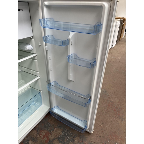 666 - A LEC A+ class fridge with freezer compartment - approx. 123cm high