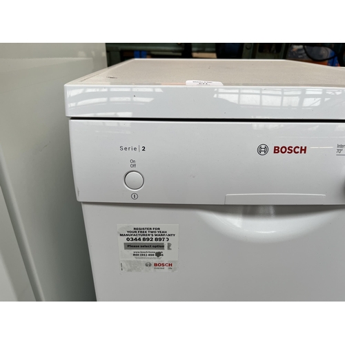 671 - A Bosch Series 2 45cm dishwasher