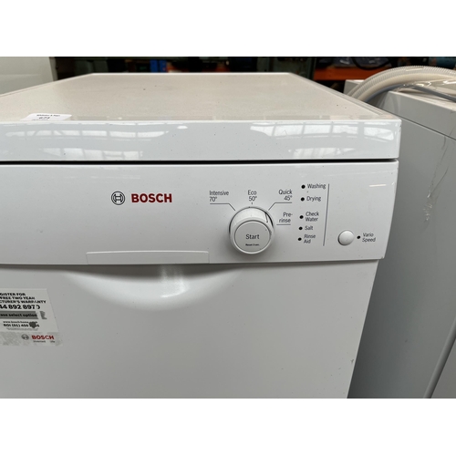 671 - A Bosch Series 2 45cm dishwasher