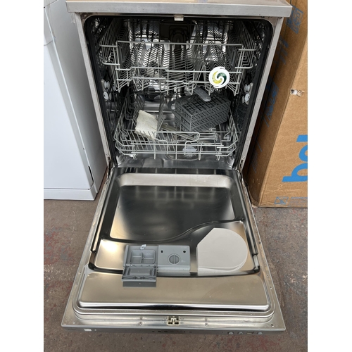 672 - A Baumatic BFD64SS stainless steel 60cm dishwasher