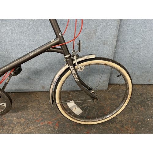 696 - A Dawes Classic folding bike